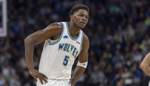 开云体育网址-进攻断电已成常态！森林狼再次低迷 华子这次说啥？