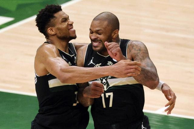 开云体育会员中心-塔克离开对雄鹿有多伤?五小阵容仍是布帅选择之一