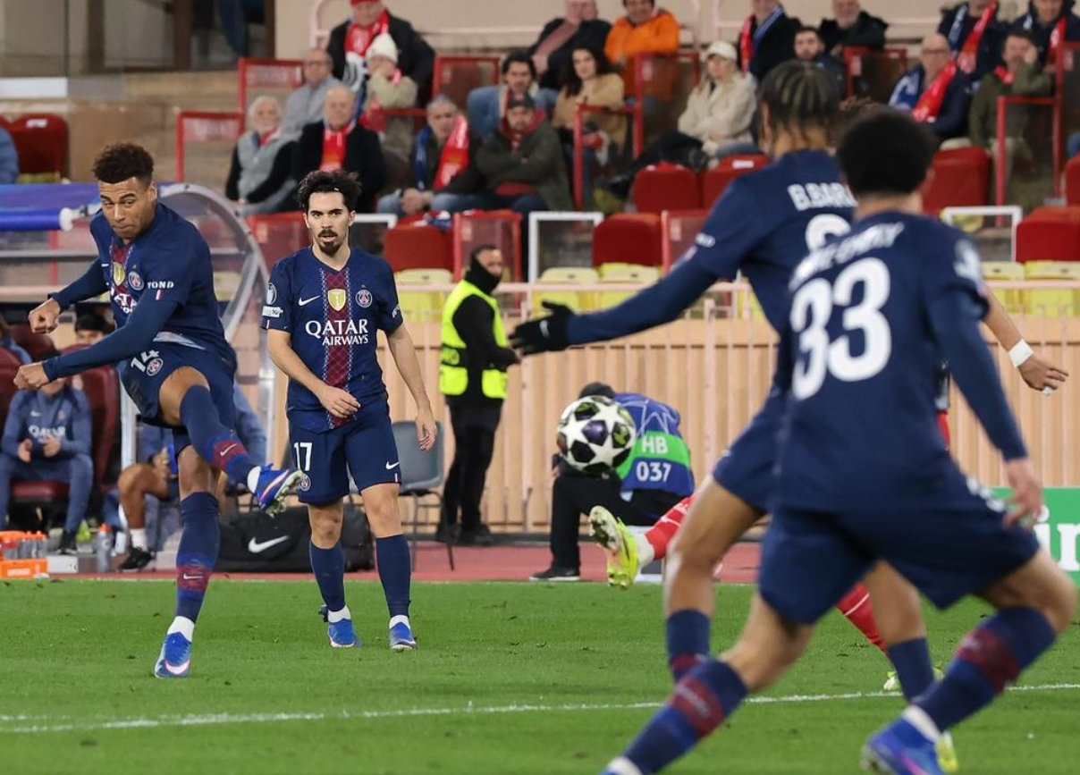 开云娱乐-欧冠神剧情!卫冕冠军让二追三,20岁天才全场最佳:梅开二度